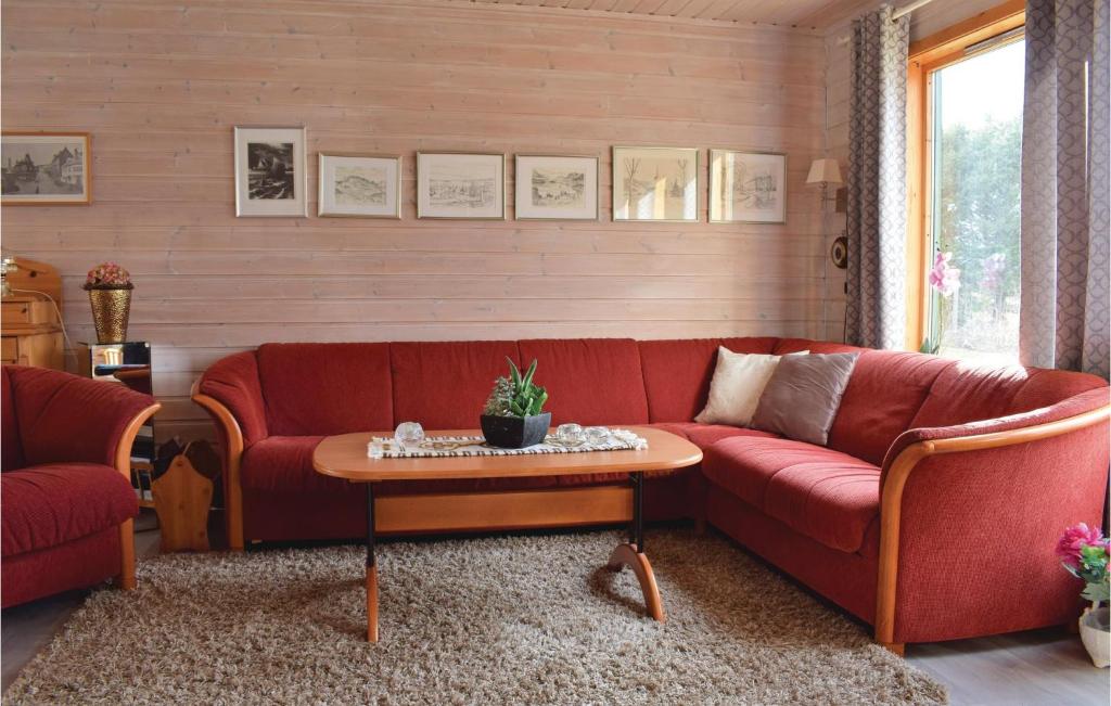 Amazing Home In Hol I Tjeldsund With 3 Bedrooms photo 4