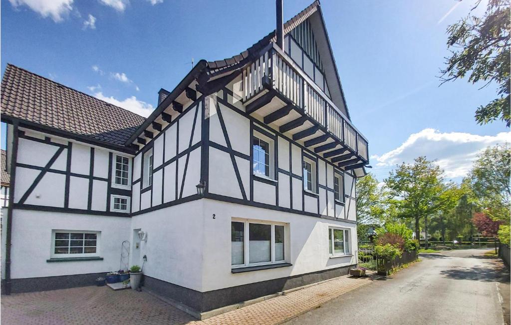 Stunning Apartment In Attendorn-niederhelden With 3 Bedrooms And Wifi photo 2