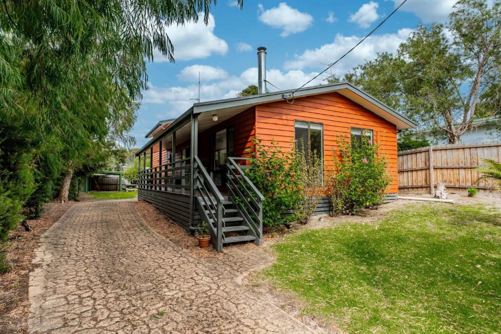 Wavelength Free Wifi and Pet Friendly outside only