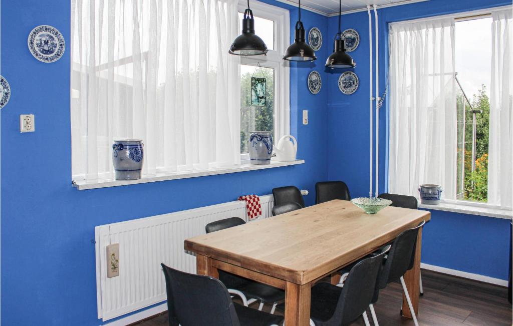 Stunning Home In Acquoy With 9 Bedrooms And Wifi photo 2