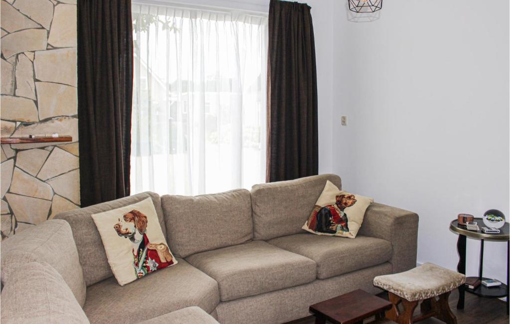 Stunning Home In Acquoy With 9 Bedrooms And Wifi photo 3