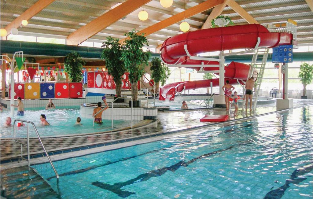 Stunning Home In Vlagtwedde With 3 Bedrooms, Wifi And Indoor Swimming Pool photo 2