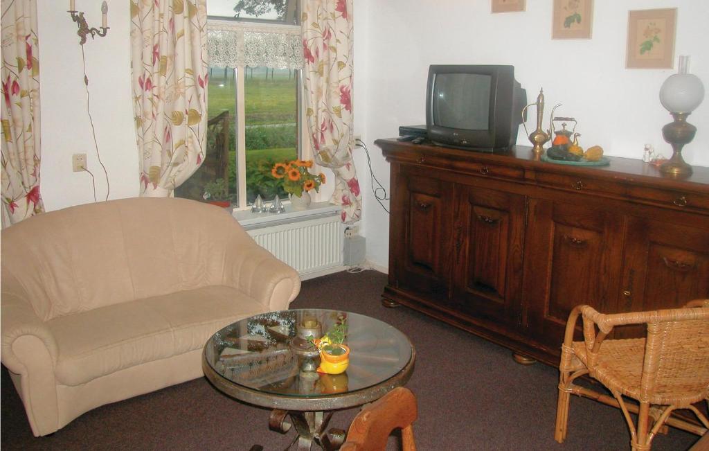 Awesome Apartment In Saaxumhuizen With 1 Bedrooms And Wifi photo 2