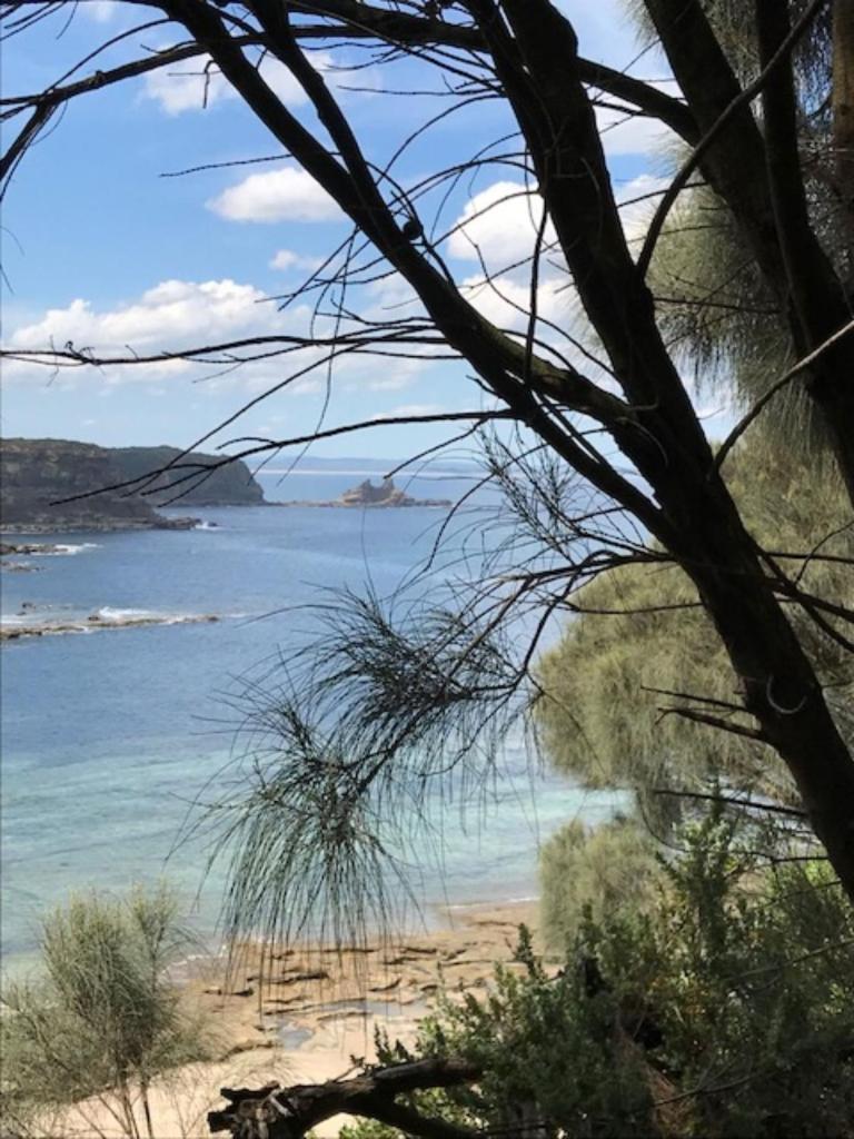 Surfside Getaway in Picturesque Inverloch photo 1