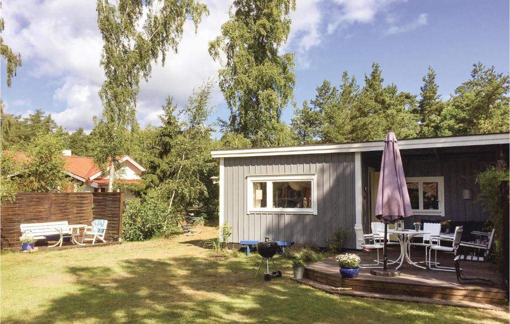 Awesome Home In Mrbylnga With 3 Bedrooms And Wifi