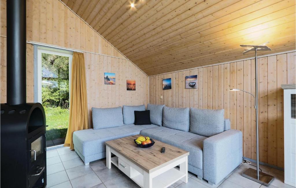 Amazing Home In Rechlin With 3 Bedrooms And Wifi photo 3