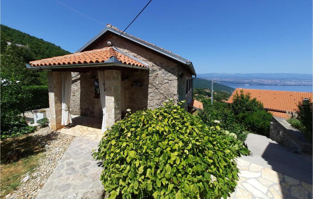 Amazing Home In Lovran With 2 Bedrooms And Wifi