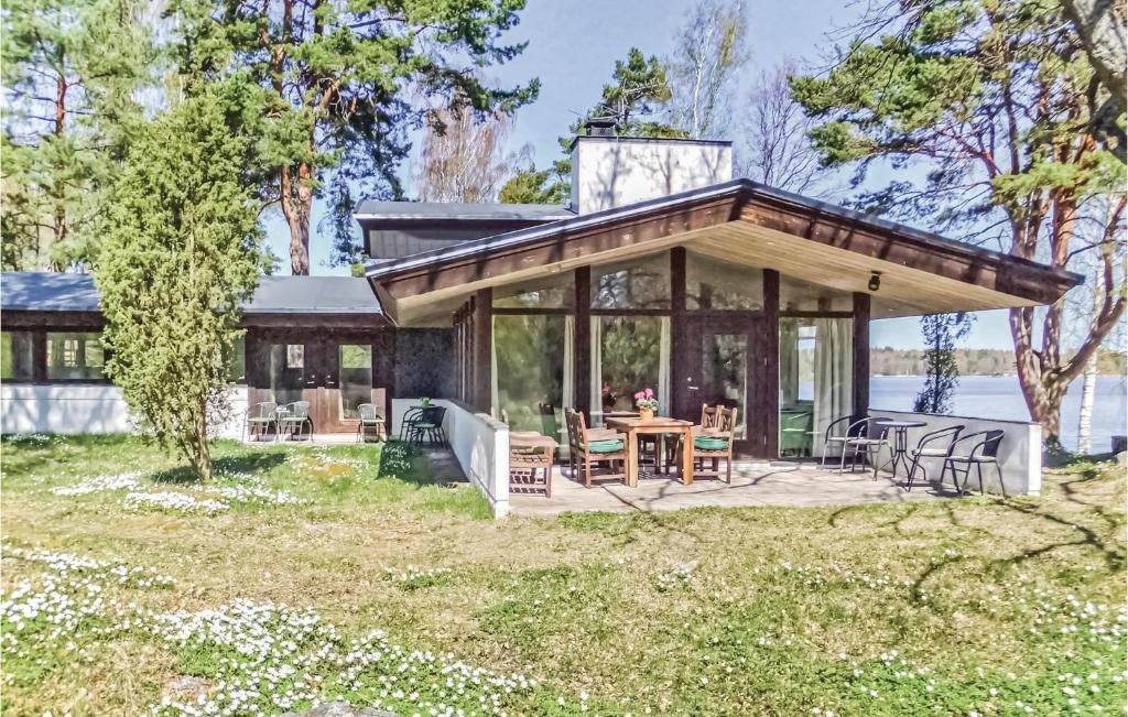 Nice Home In Strngns With 5 Bedrooms, Sauna And Wifi