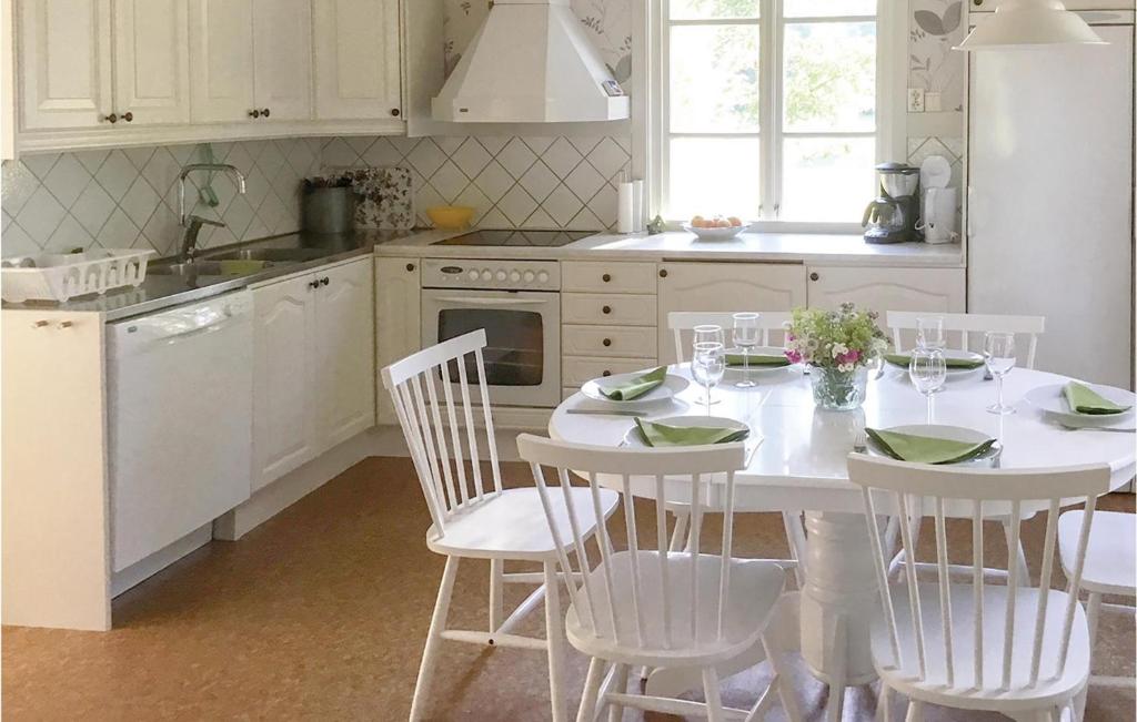 Nice Home In Mullsj With 4 Bedrooms And Wifi photo 2