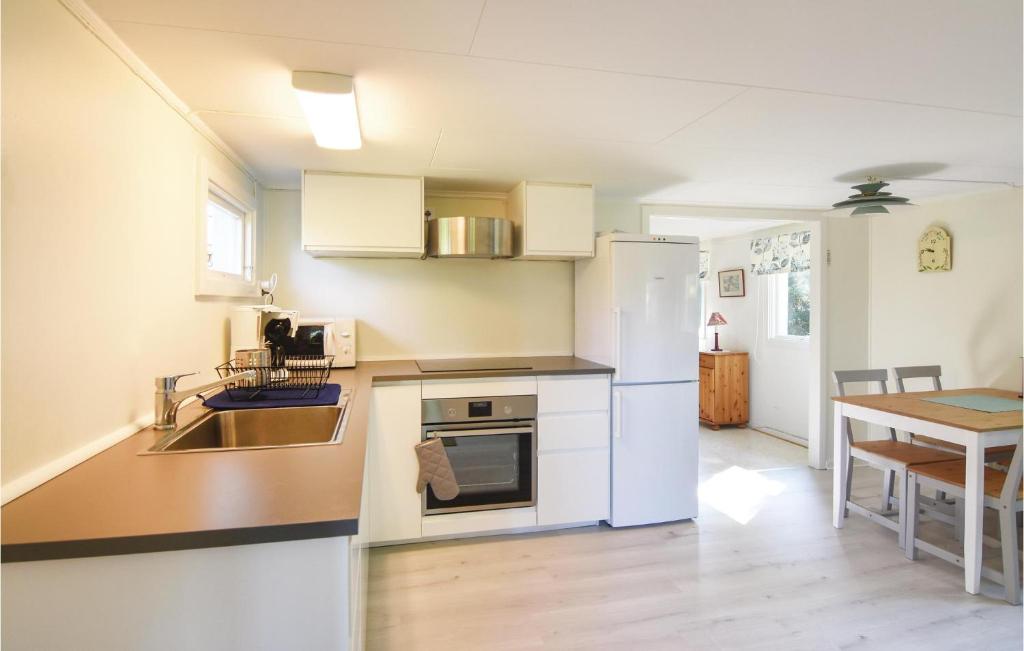 Amazing Home In Stenkullen With 1 Bedrooms And Wifi photo 3