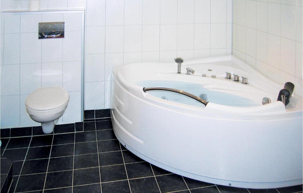 Awesome Home In ystese With 3 Bedrooms And Sauna photo 4