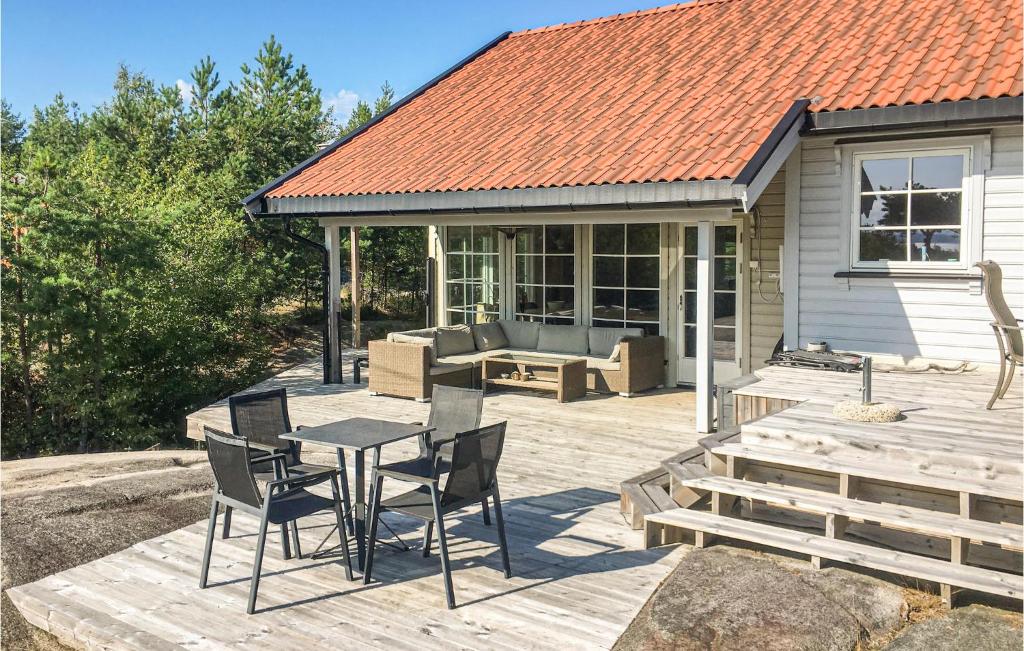 Awesome Home In Skjeberg With 4 Bedrooms
