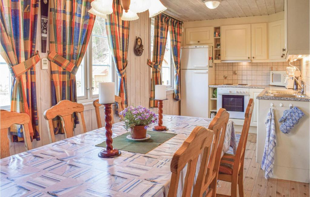 Beautiful Home In Risr With 4 Bedrooms, Sauna And Internet photo 4