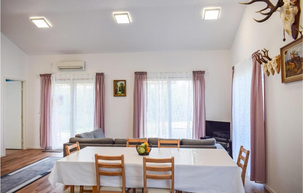 Two-Bedroom Holiday Home in Lidhult photo 3