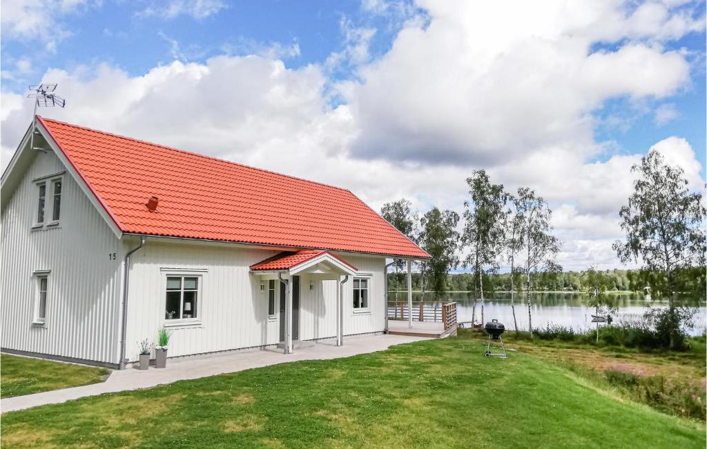 Nice Home In Skillingaryd With 4 Bedrooms And Wifi