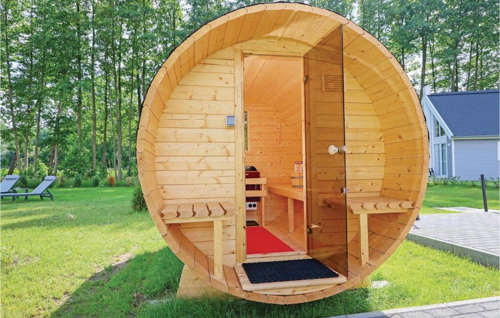 Amazing Home In Zerpenschleuse With 2 Bedrooms And Sauna photo 2