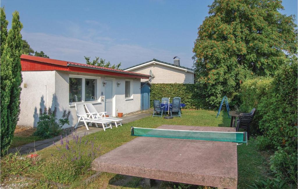 Nice Home In Hohen Wieschendorf With 2 Bedrooms And Wifi
