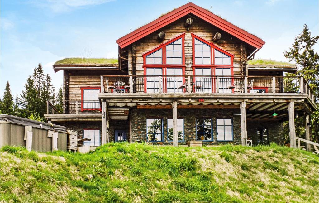 Beautiful Home In Trysil With 10 Bedrooms, Sauna And Internet