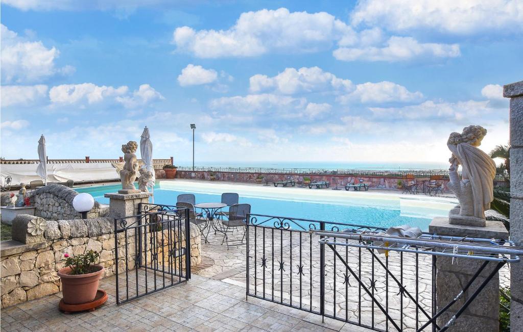 Nice Home In Modica With Wifi, 4 Bedrooms And Outdoor Swimming Pool