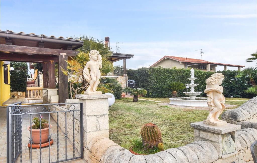 Nice Home In Modica With Wifi, 4 Bedrooms And Outdoor Swimming Pool photo 3