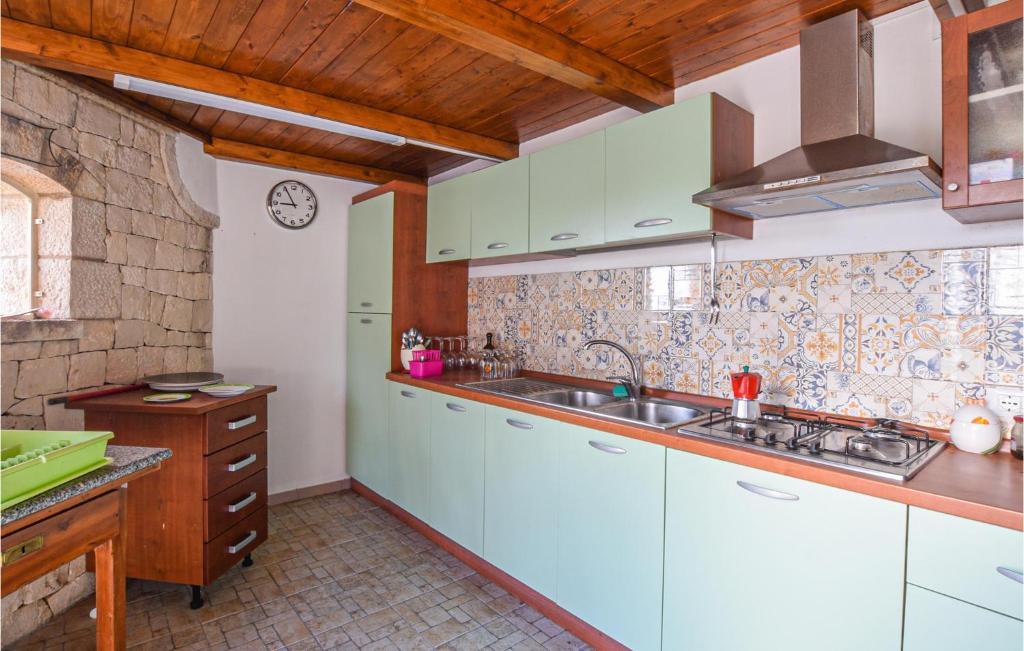 Nice Home In Modica With Wifi, 4 Bedrooms And Outdoor Swimming Pool photo 4