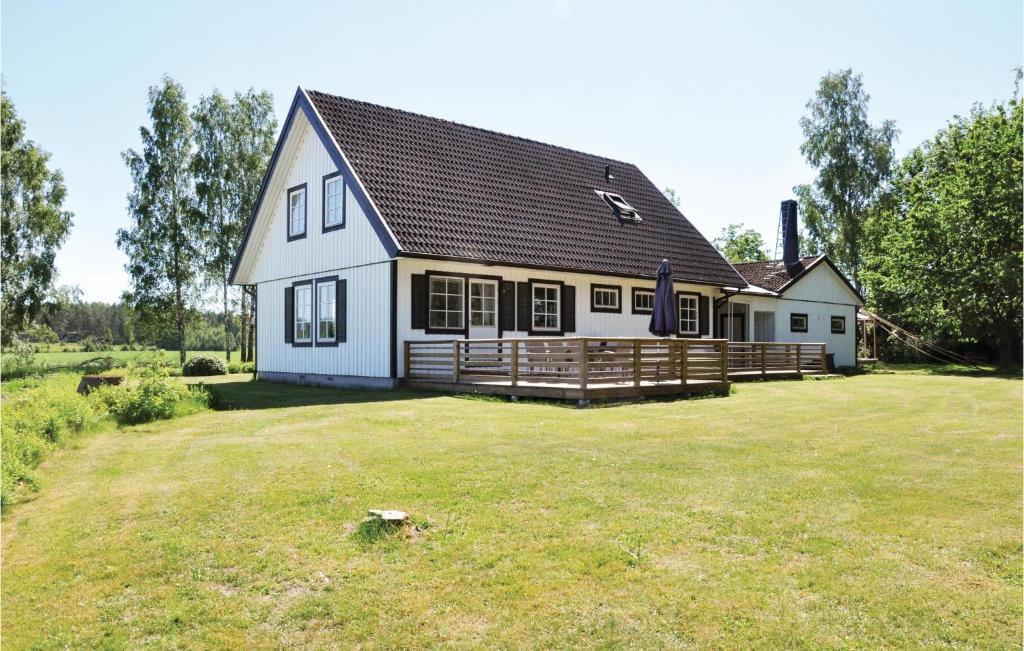 Stunning Home In Sffle With 5 Bedrooms And Wifi photo 3