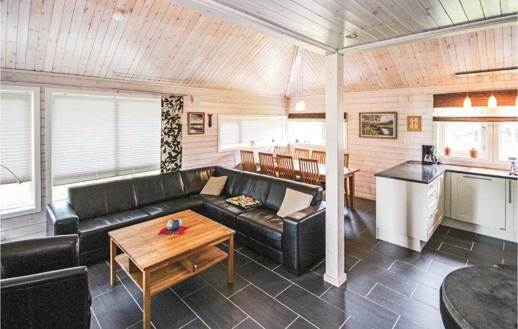 Beautiful Home In Sjusjen With 3 Bedrooms, Sauna And Wifi photo 2