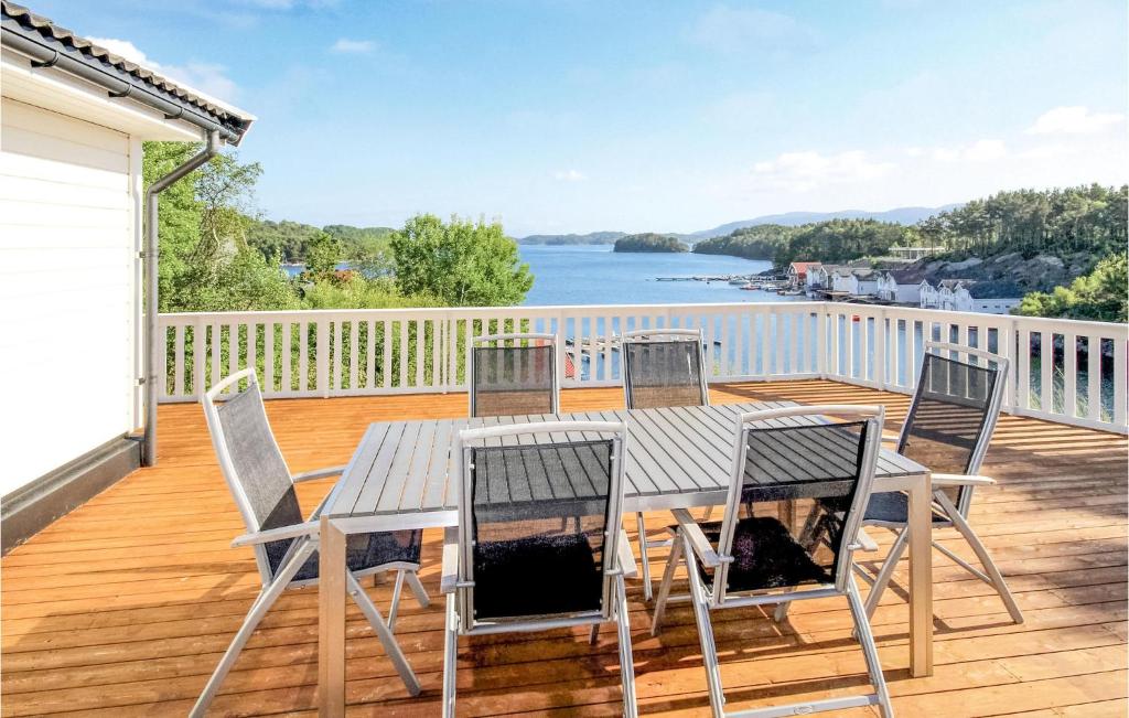 Amazing Home In Auklandshamn With 4 Bedrooms, Wifi And Indoor Swimming Pool