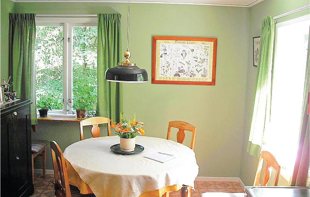 Awesome Home In Mrbylnga With 2 Bedrooms photo 1