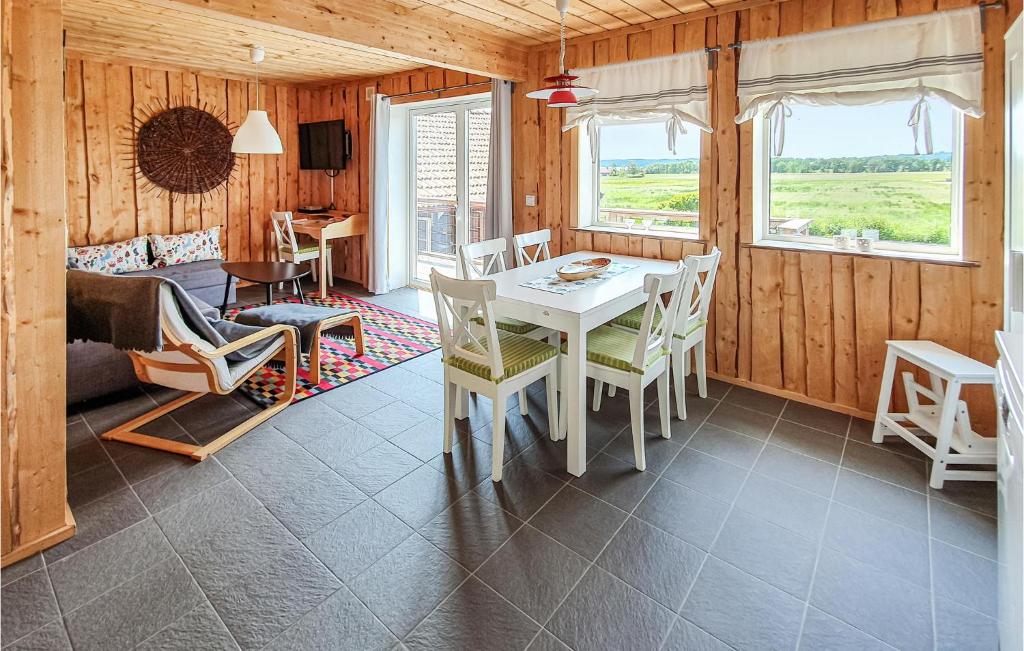 Nice Apartment In Svanesund With 2 Bedrooms And Wifi photo 4