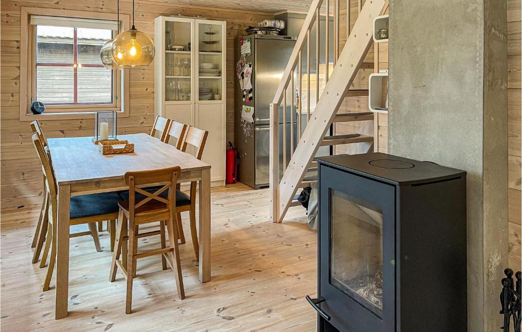 Amazing Home In Vikes With 4 Bedrooms photo 3