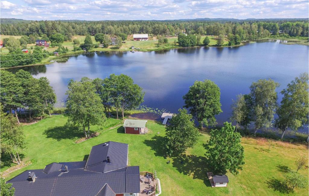 Awesome Home In Ambjrnarp With 4 Bedrooms, Wifi And Sauna photo 2