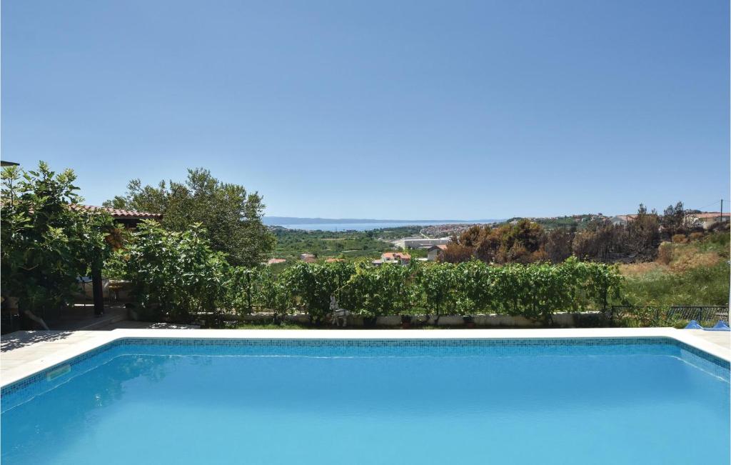 Awesome Apartment In Zrnovnica With 2 Bedrooms, Wifi And Outdoor Swimming Pool