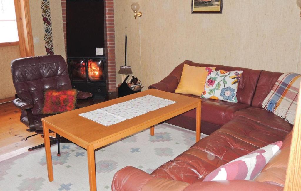 Nice Home In Torup With 4 Bedrooms And Wifi photo 3