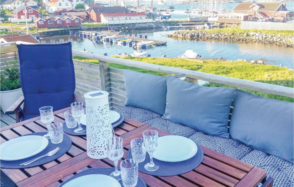 Stunning Apartment In Hyppeln With 4 Bedrooms And Wifi photo 2