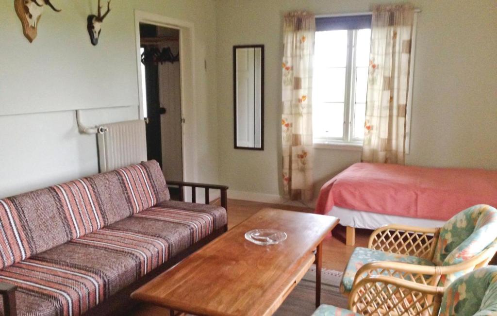 Amazing Home In Lundsbrunn With 3 Bedrooms photo 2
