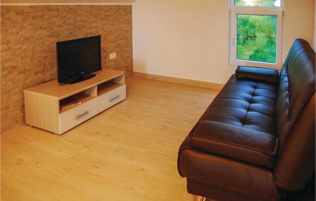 Beautiful Apartment In Budva With 2 Bedrooms And Wifi photo 2