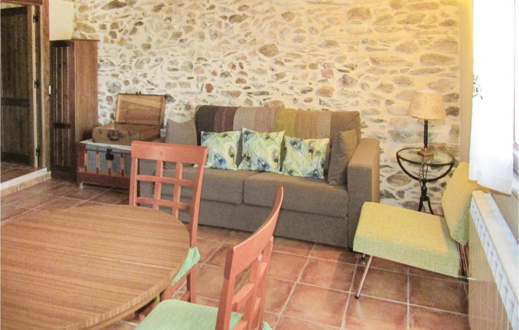 Amazing Home In Aldeanue, De La Sierra With 1 Bedrooms And Internet photo 1