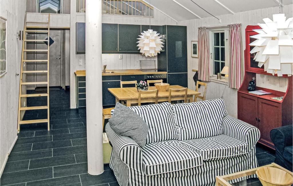 Beautiful Home In Gl With 3 Bedrooms, Sauna And Wifi photo 2
