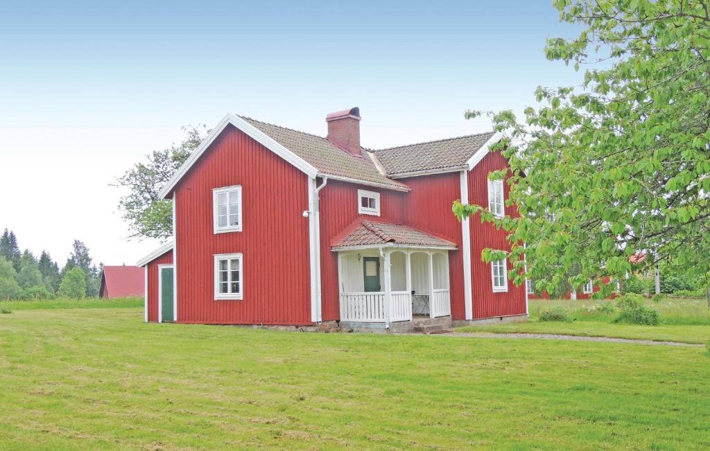 Amazing Home In Bodafors With 3 Bedrooms And Wifi photo 3