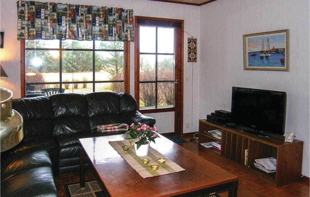 Beautiful Home In Yngsj With 4 Bedrooms photo 4