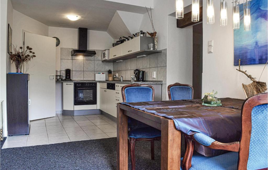 Awesome Apartment In Bad Berleburg-bergh, With 2 Bedrooms And Wifi photo 2