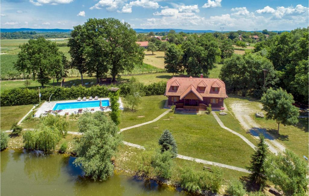 Awesome Home In Mala Ludina With 3 Bedrooms, Wifi And Outdoor Swimming Pool