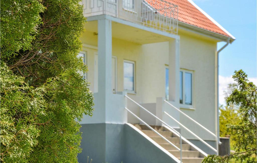 Awesome Home In Mariannelund With 4 Bedrooms And Wifi photo 3