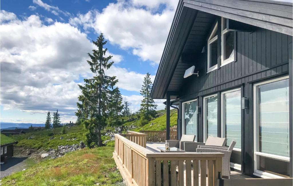 Nice Home In Sjusjen With 4 Bedrooms And Wifi