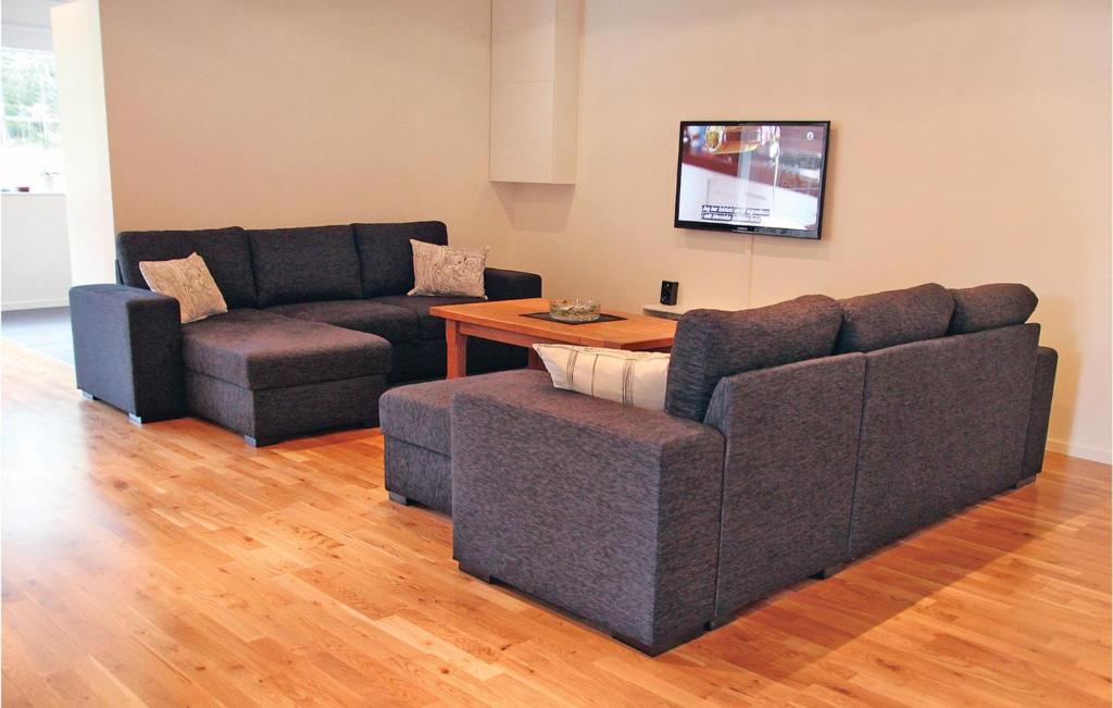 Beautiful Apartment In Habo With 2 Bedrooms And Wifi photo 2