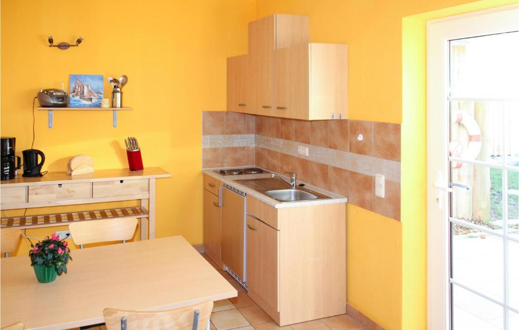 Stunning Apartment In Fuhlendorf With 2 Bedrooms And Wifi photo 2