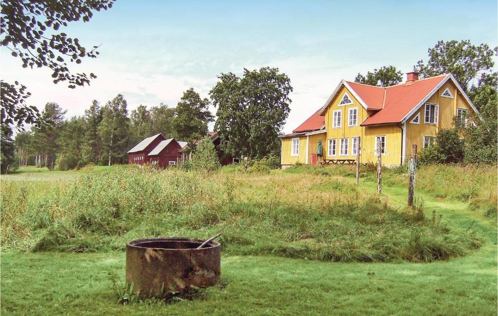 Beautiful Home In Fgelfors With 5 Bedrooms photo 3