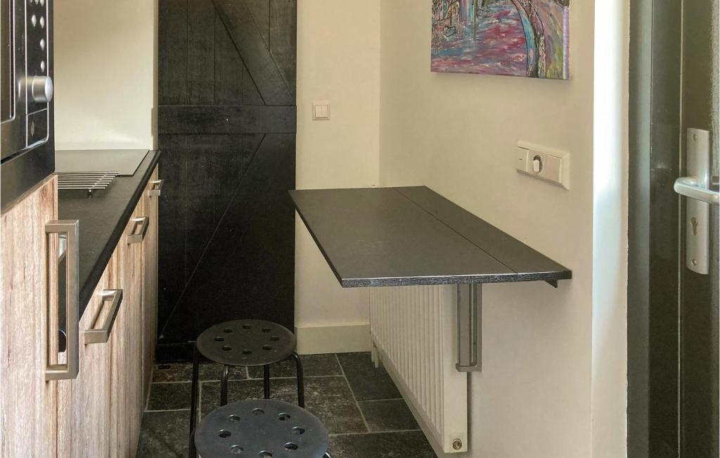 Beautiful Home In Bunschoten-spakenb, With 1 Bedrooms And Wifi photo 2