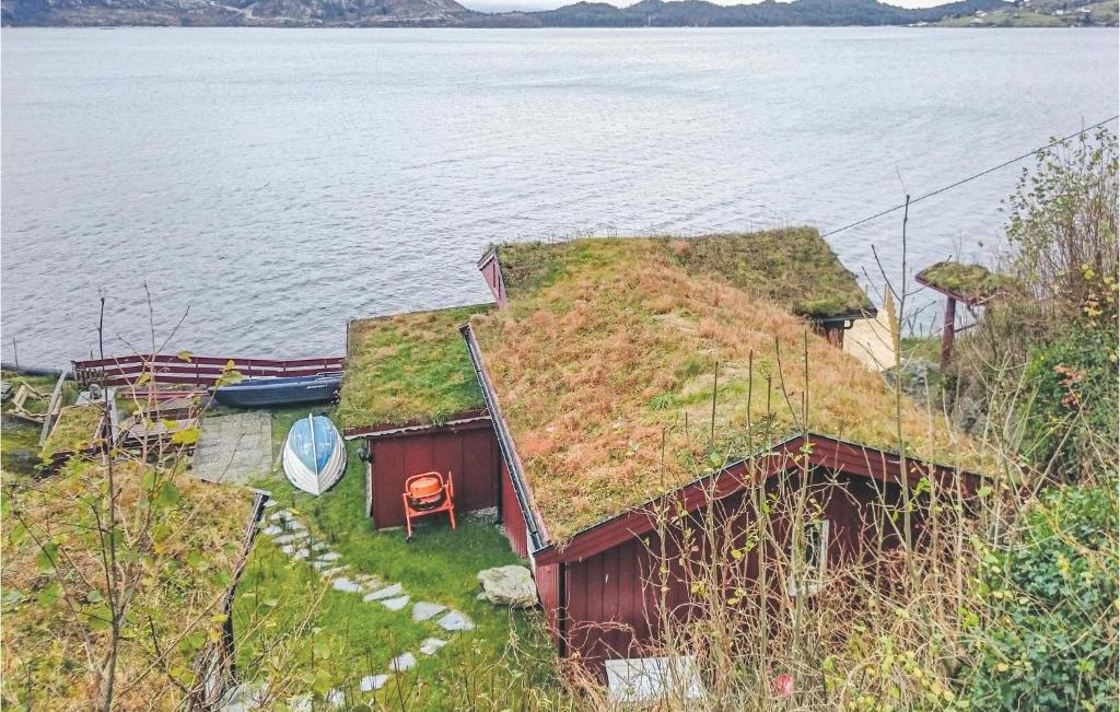 Nice Home In Hyllestad With 2 Bedrooms And Wifi photo 2